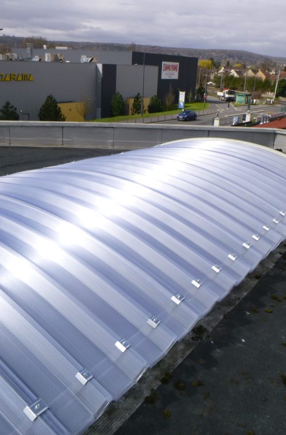 voute 1 - COntrole Technique - Chambly - remplacement d'une ancienne voute éclairante par du polycarbonate pour optimiser l'apport en lumiere naturelle